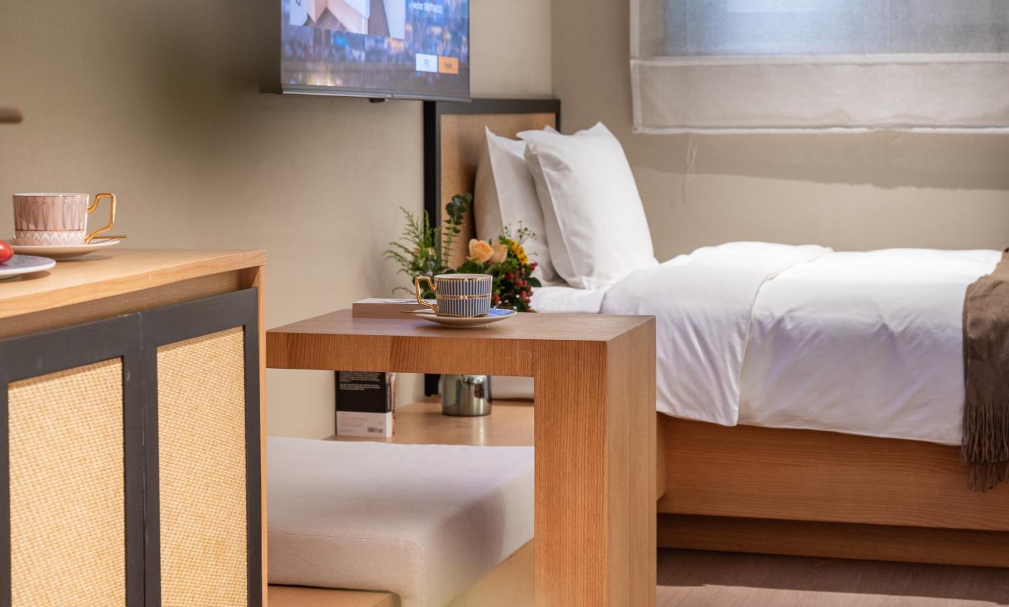 Beijing Tangfu Nanluoguxiang Wang Fu Jing Forbidden City Snack Street Hotel,1 Stop Walking To Airport Express,3 Stop To Tiananmen&Free Laundry Dry Service &Professional Free Tour Ticket Service With English Speaking Staff Exterior photo